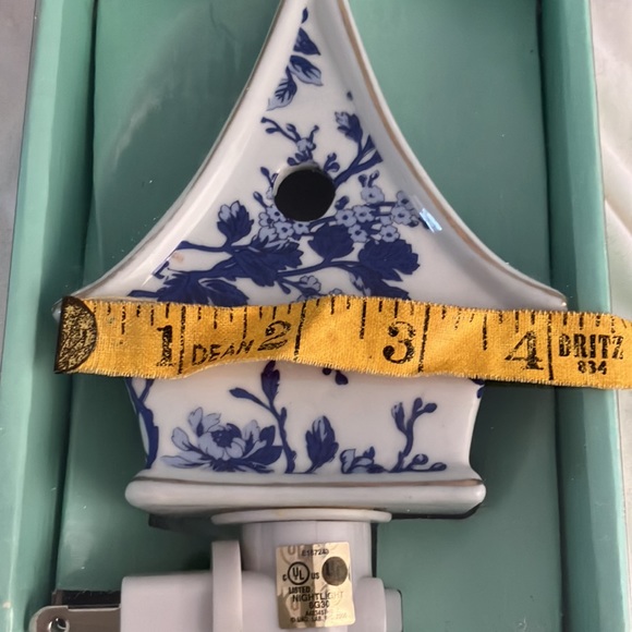 🆕 in box House shaped nightlights with blue cherry blossom pattern - Picture 5 of 6